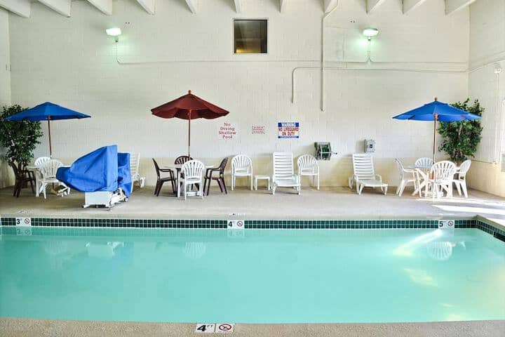 Pool 30 of 40