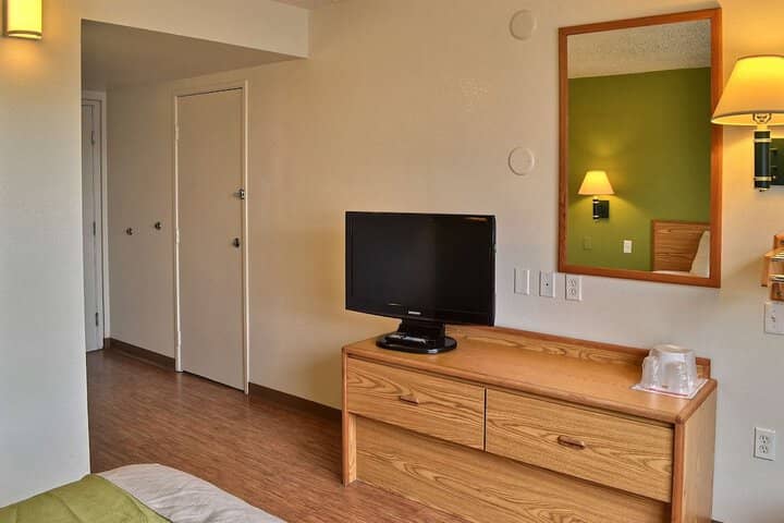 Room 17 of 40