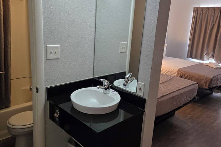 Room 26 of 40