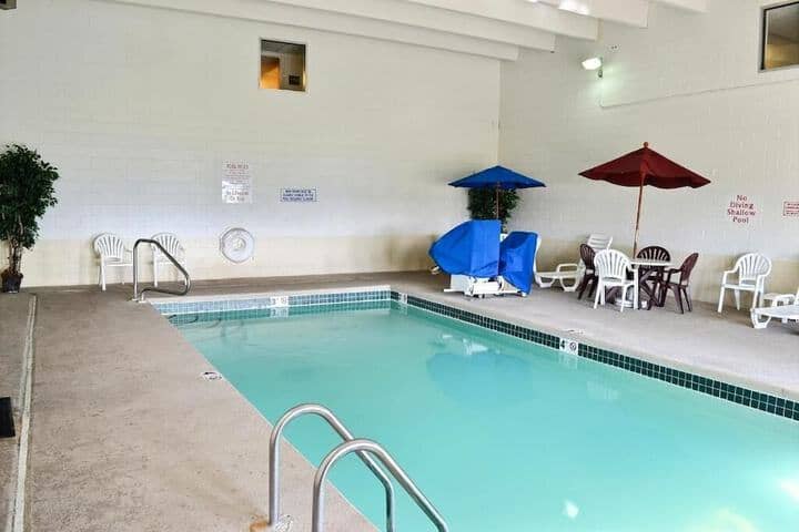Pool 32 of 40